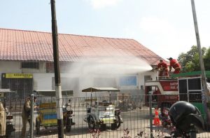 Pemkab Asahan Semprot Disinfektan di Pusat Keramaian Kota Kisaran
