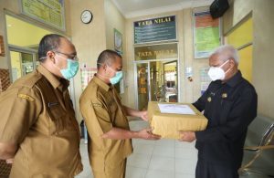 Bupati Kembali Serahkan Bantuan APD dari Pemprov Sumut untuk 6 Puskesmas di Asahan