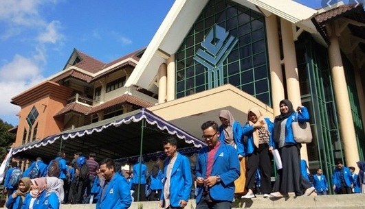 Review Universitas Islam Indonesia (UII) dan Akreditasinya ...