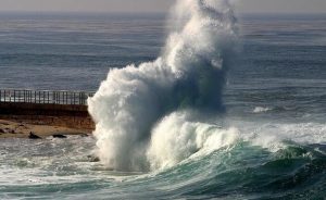 Potensi Gelombang Tinggi, BMKG Ingatkan Transportasi Laut Hati-hati