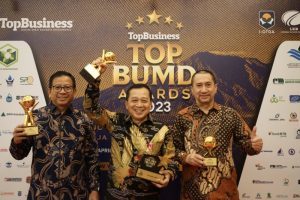 Bank Sumut Dapatkan Golden Trophy di Top BUMD Awards