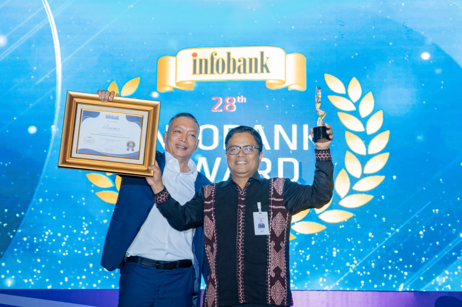 Bank Sumut Raih Golden Trophy Infobank Awards 2023