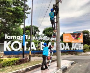 PLN Icon Plus Rapikan Kabel Fiber Optik di Sejumlah Ruas Jalan Kota Banda Aceh yang Menjadi Lokasi Pelaksanaan PON Aceh-Sumut XXI