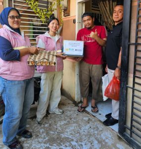 Srikandi PLN Icon Plus Kunjungi dan Berikan Bantuan Langsung Pegawai Terdampak Banjir di Medan