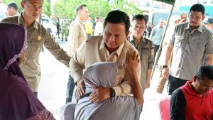 Tinggalkan Warganya yang Dilanda Bencana, Presiden Prabowo Minta Mendagri Copot Bupati Aceh Selatan