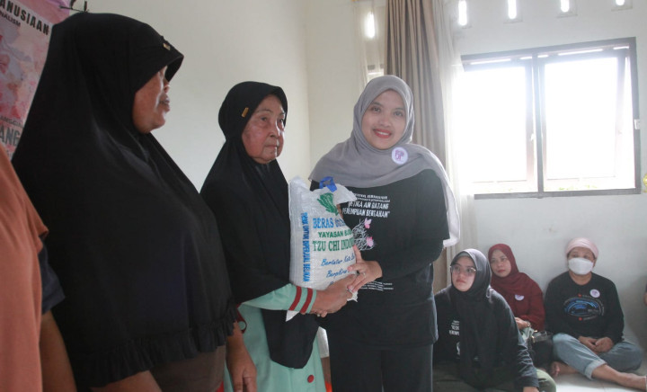 Jurnalis Perempuan dan Seniman Salurkan Donasi  untuk Penyintas Banjir Aceh Tamiang